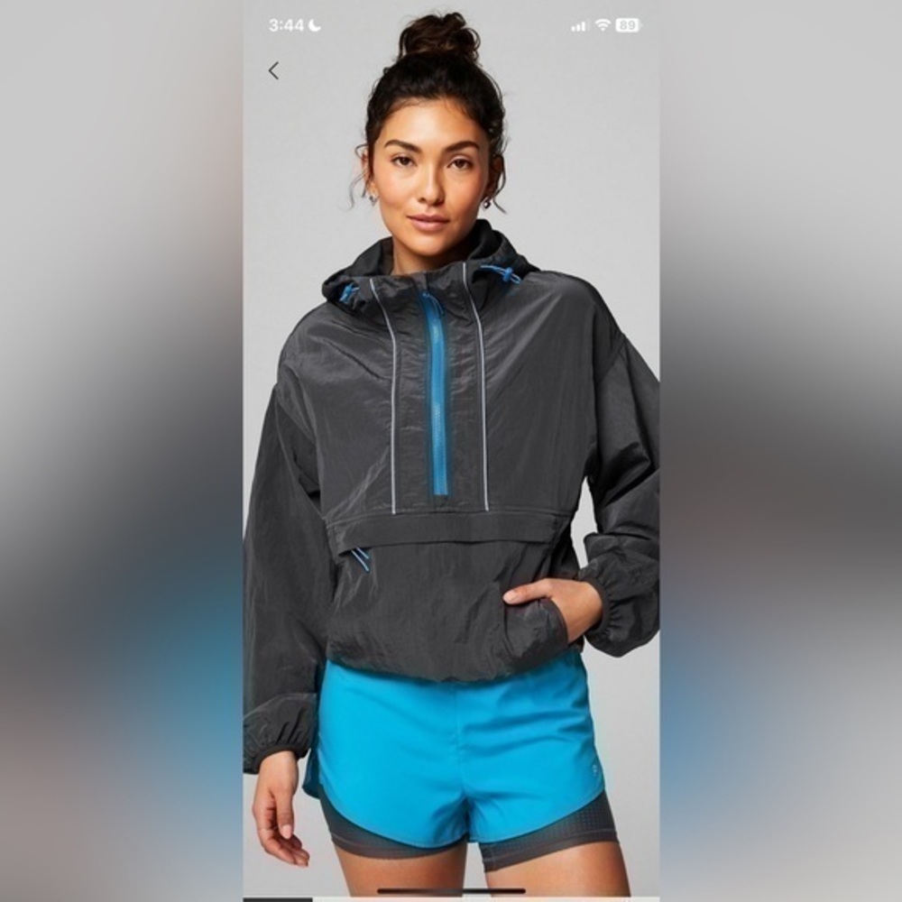 Fabletics || NWT *Sold out* Shimmer Hiking Jacket (M)